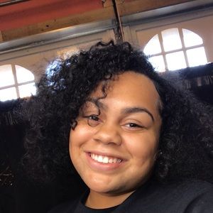 Meet your Posher, Vanessa